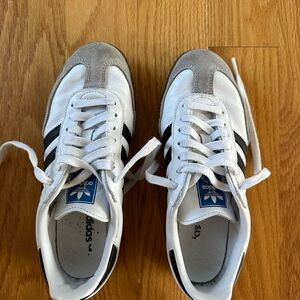 Excellent condition Adidas Samba sneakers